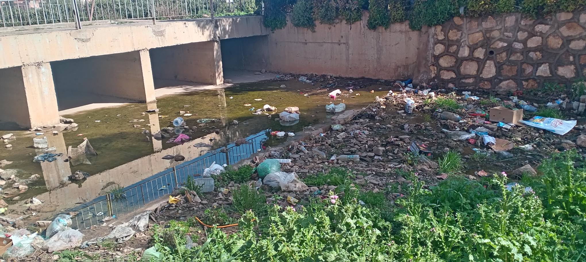 جمعية تطالب بإنقاذ "واد بوشان" بابن جرير من التلوث