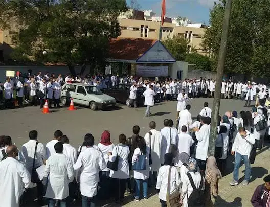 الأساتذة المتدربون يصعدون احتجاجاتهم بمسيرات في 28 مركزا