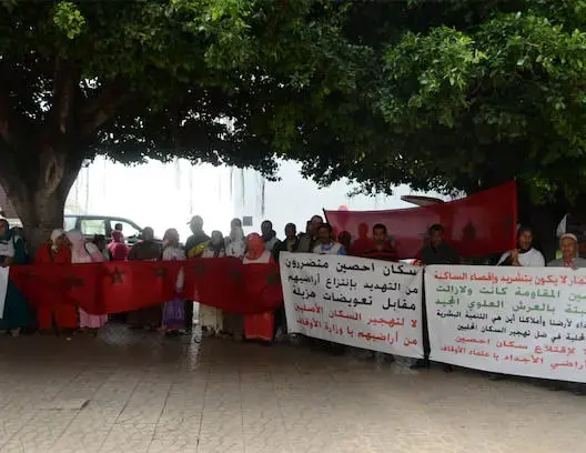 عشرات من ساكنة “احصين” بسلا يحتجون على دعوى إفراغهم