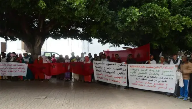 عشرات من ساكنة “احصين” بسلا يحتجون على دعوى إفراغهم