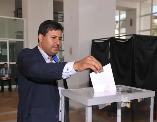 “البيجيدي” يتشبث بحامي الدين وينتخبه رئيسا للجنة بالمستشارين