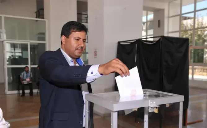 “البيجيدي” يتشبث بحامي الدين وينتخبه رئيسا للجنة بالمستشارين