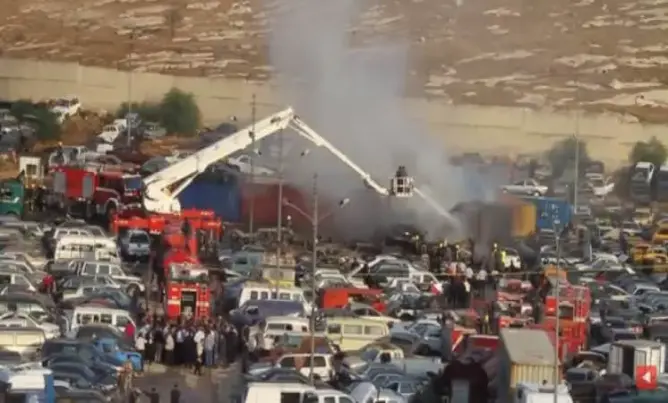 مقتل 8 أشخاص فى حريق بشاحنتين محملتين بألعاب نارية بالأردن