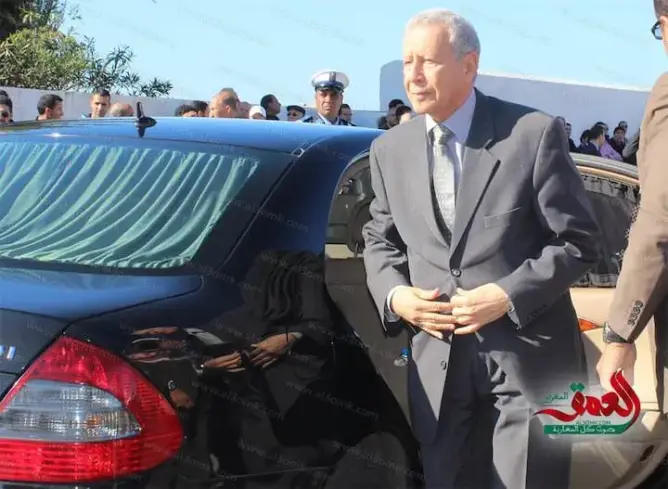 بلمختار يفعِّل منشور التغيب عن العمل