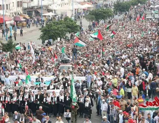 الآلاف يتظاهرون في البيضاء نصرة للمسجد الأقصى