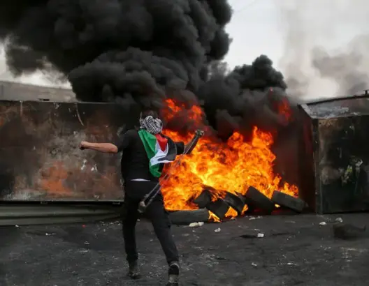 أربعة شهداء فلسطينيين  أحدهما طفل برصاص الاحتلال