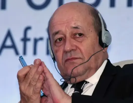 وزير الدفاع الفرنسي يدعو إلى اجتماع عاجل حول ليبيا