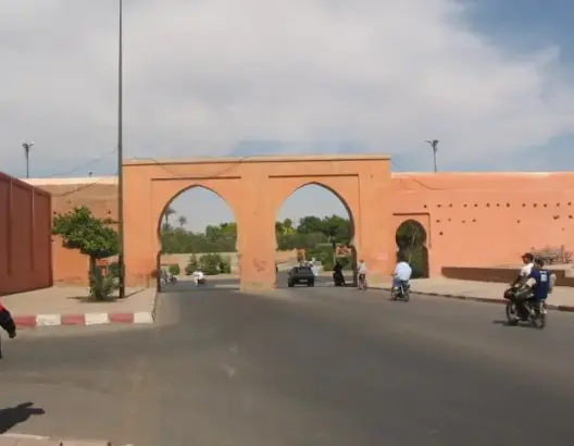 مراكشيون يمنعون قرار هدم ملعب بباب قشيش