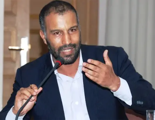 برلماني يفجر فضيحة تعيينات مشبوهة بأجور خيالية