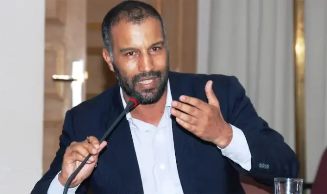 برلماني يفجر فضيحة تعيينات مشبوهة بأجور خيالية