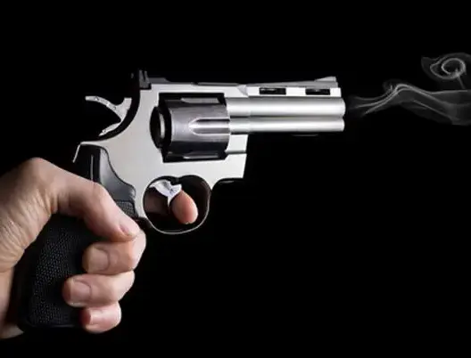 طنجة: شرطي يستخدم سلاحه الوظيفي لتوقيف شخص