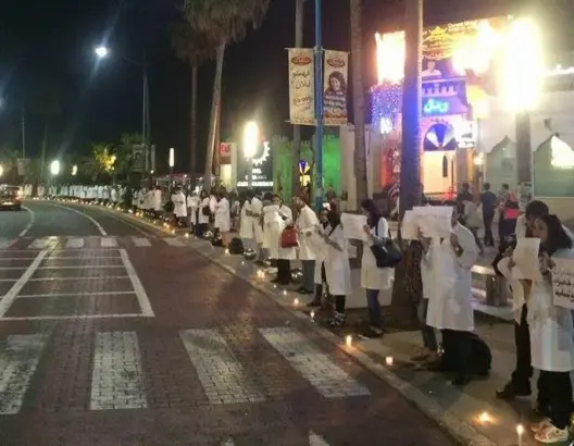 الأطباء المقيمون يعتصمون 24 ساعة بالمستشفيات الجامعية