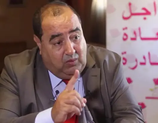 “الوردة” يتقرب من “المصباح” بالدعوة للرفع من ضريبة الكحول