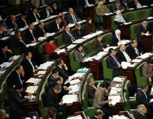 نواب تونس يتلون الفاتحة على مجاهدة جزائرية على قيد الحياة