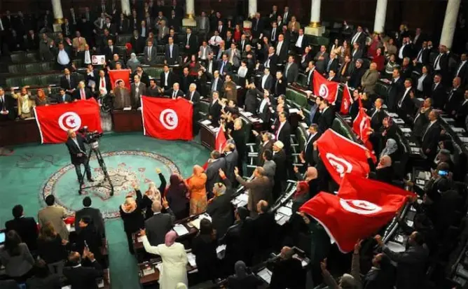 استقالة 32 برلمانياً من “نداء تونس” والنهضة تصبح الأولى