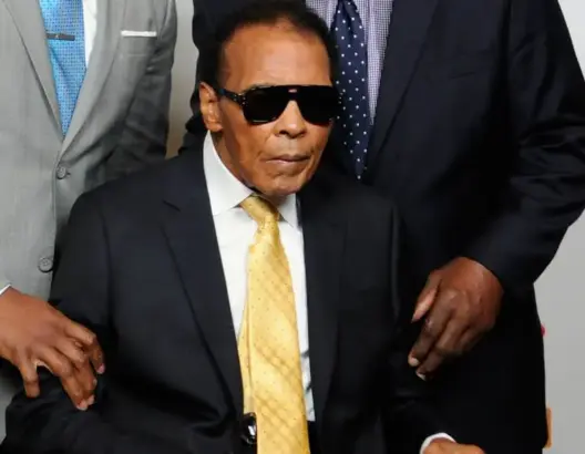 تدهور صحة الملاكم العالمي محمد علي كلاي