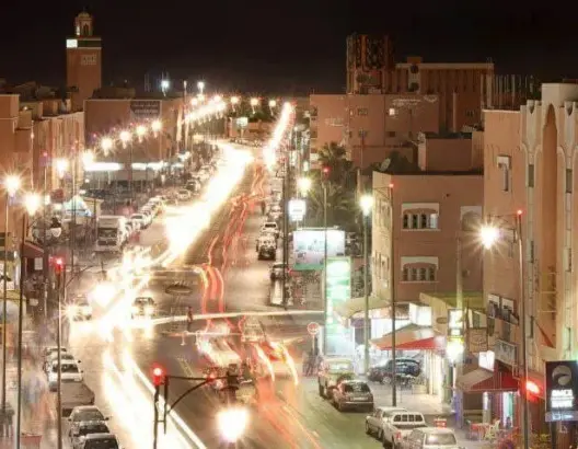 حمولة زائدة لقاطع التيار تسببت في قطع جزء من الإنارة العمومية بالعيون