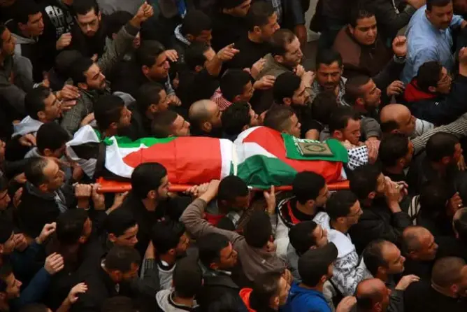 استشهاد فلسطيني برصاص قوات الاحتلال الإسرائيلي بالخليل