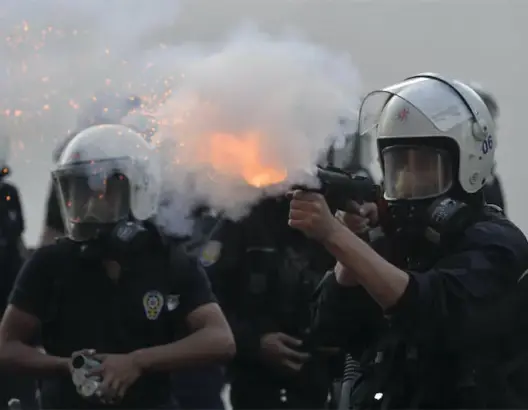 مقتل 18 شخصا في اشتباكات بجنوب شرق تركيا وأردوغان يتوعد