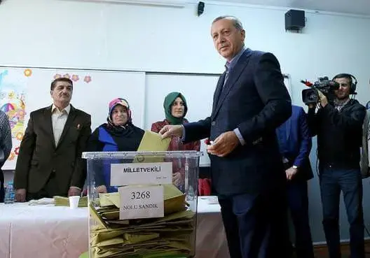 أردوغان: تركيا ستعزز ديمقراطيتها بانتخابات اليوم