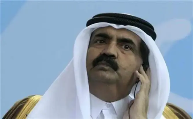 أمير قطر السابق يصاب بكسر في الرجل خلال عطلته بالمغرب