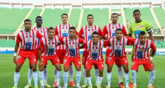 الحسنية تطيح بالمولودية في وجدة والأصفار بين الوداد وفاس