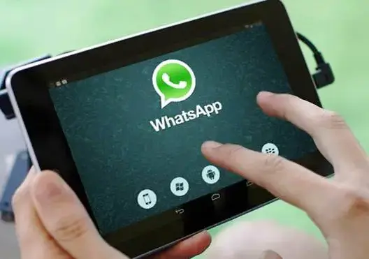75 ٪ من مستخدمي “الواتساب” يفتحونه قبل غسل وجوههم