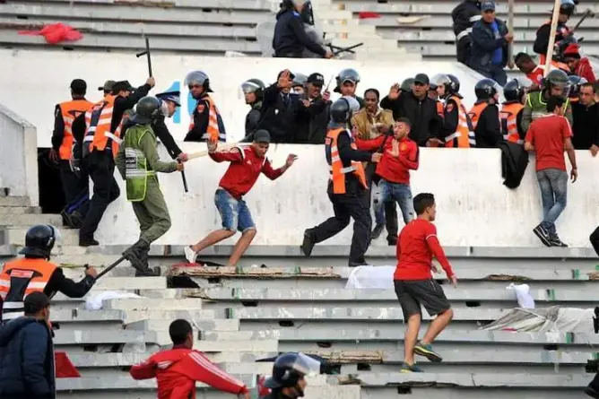 إصابة 25 شرطيا واعتقال 42 شخصا في أحداث شغب الديربي