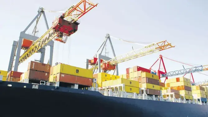 انخفاض العجز التجاري للمغرب بـ19.7 %