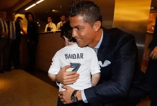 ريال مدريد يستضيف الطفل اللبناني الناجي من تفجيرات بيروت