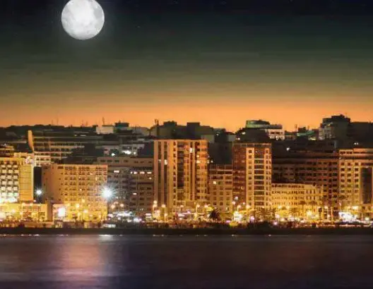 “الكريسماس” بطنجة دون حانات الكورنيش وإجراءات مشددة