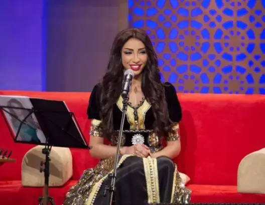 باطما تغني بأحد الملاهي الليلية بأكادير مقابل 40 مليون سنتيم