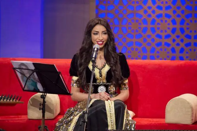باطما تغني بأحد الملاهي الليلية بأكادير مقابل 40 مليون سنتيم
