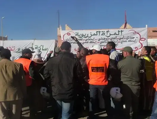 ساكنة حي بزاكورة يحتجون على وصف نسائهم بـ “العاهرات”