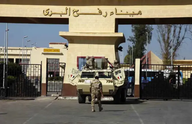 1807 شخص عبروا معبر رفح خلال 48 ساعة