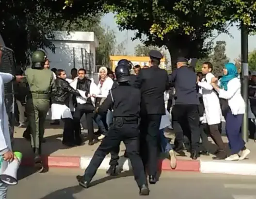 قياديون في “البيجيدي” يستنكرون قمع الأساتذة المتدربين