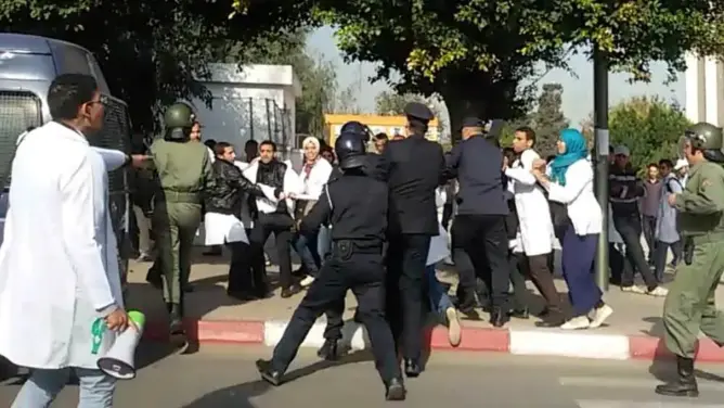 قياديون في “البيجيدي” يستنكرون قمع الأساتذة المتدربين
