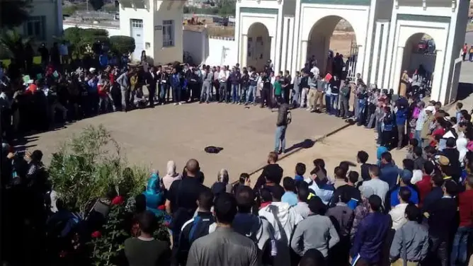 احتجاجات طلابية متواصلة بكلية الشريعة بفاس