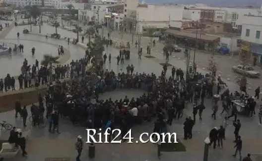الهزات الارتدادية تدفع سكان إمزورن للمطالبة بتوزيع الخيام
