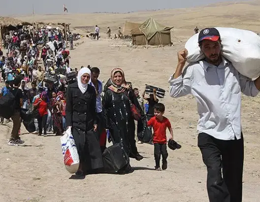 بريطانيا تستقبل لاجئين والسويد تطرد 80 ألف منهم