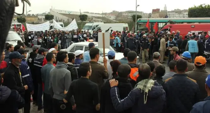 عمال “المغرب للصلب” بالبيضاء يواصلون إضرابهم