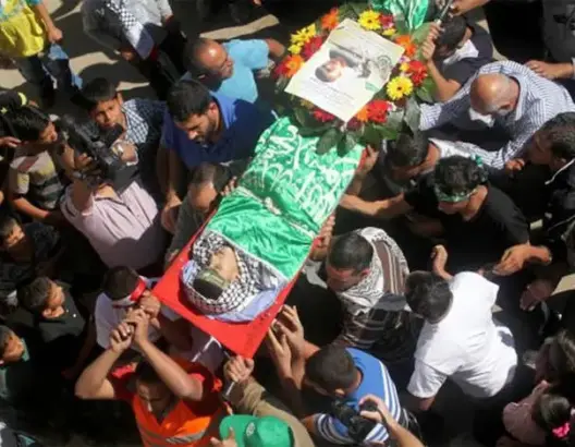 استشهاد فلسطيني قرب معسكر لقوات الاحتلال بالقدس