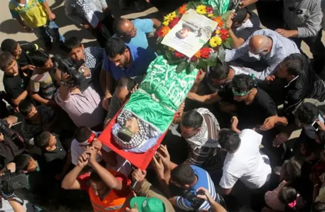 استشهاد فلسطيني قرب معسكر لقوات الاحتلال بالقدس