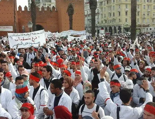 الحكومة تقترح توظيف جميع الأساتذة المتدربين مقابل وقف احتجاجاتهم