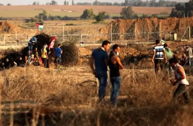 استشهاد فلسطينيين بغزة وإصابة العشرات بالضفة