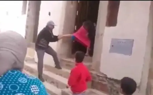 اعتقال الرجل الذي عنف زوجته أمام الجيران بطنجة