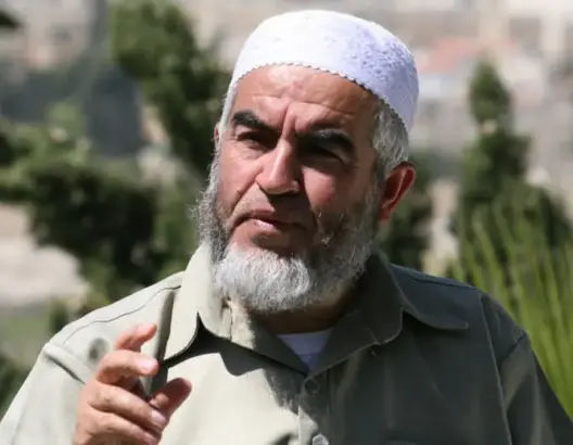 “إسرائيل” تمنع رائد صلاح ونائبه من مغادرة الأراضي المحتلة