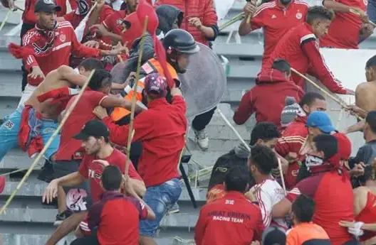 الجامعة تخفف من عقوباتها ضد الوداد بعد شغب الديربي
