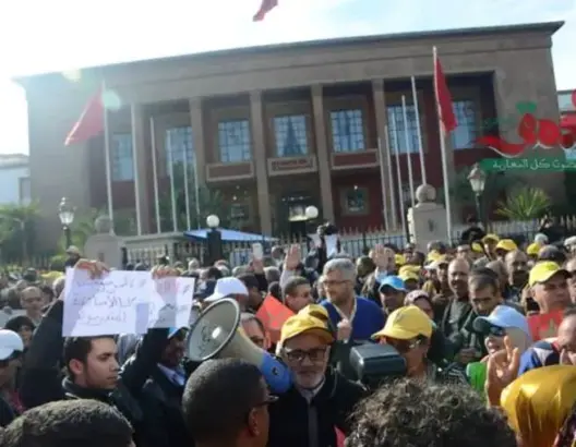 فوضى وانقسام وراديكالية في وقفة النقابات ضد ابن كيران