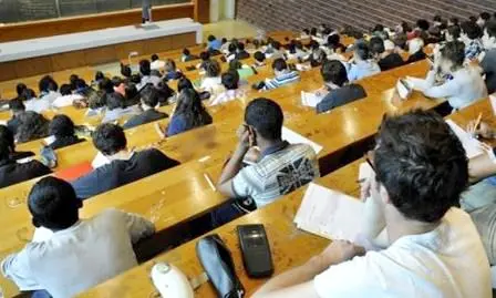 إطلاق نظام التأمين الإجباري عن المرض الخاص بالطلبة